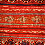 kilim roja brillante motivo de rombos